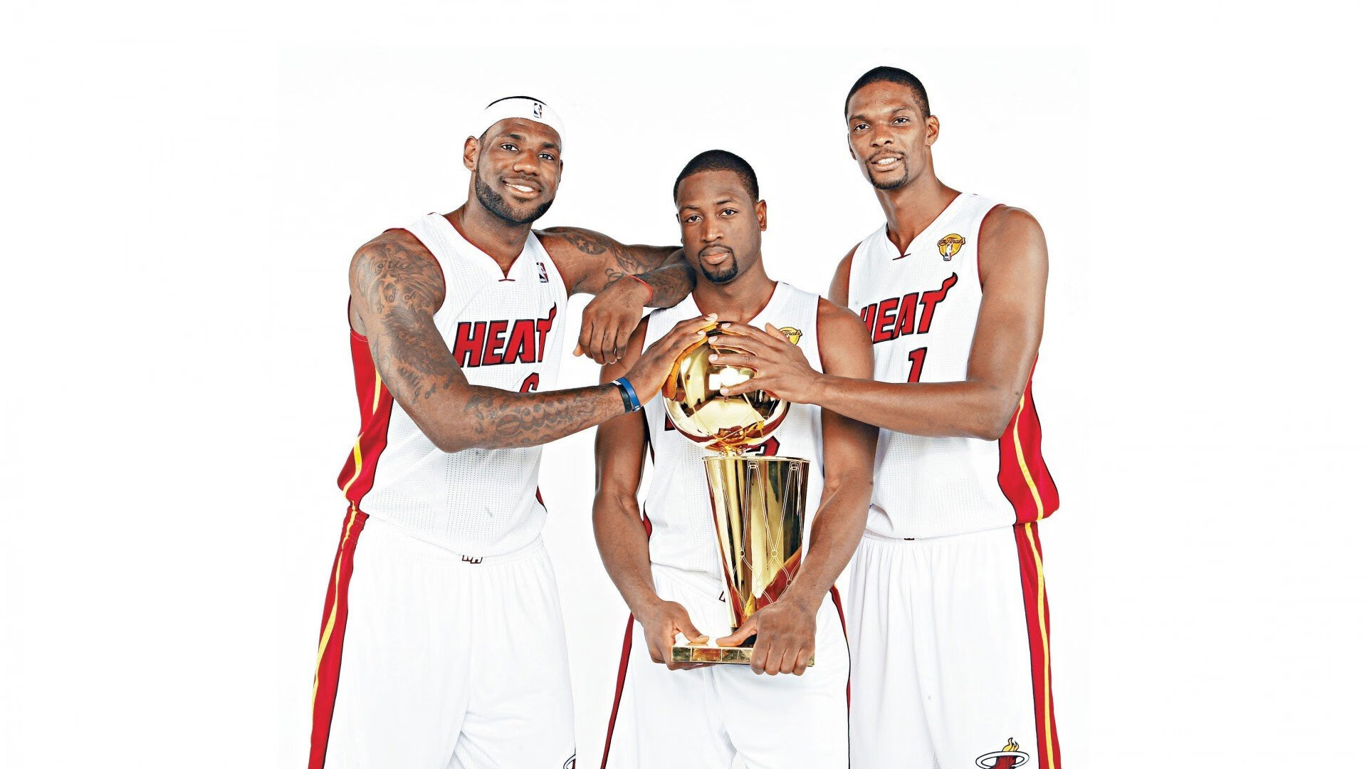 持续火力：张伟全场投中4个三分球，成为场上焦点！，张伟比赛时间